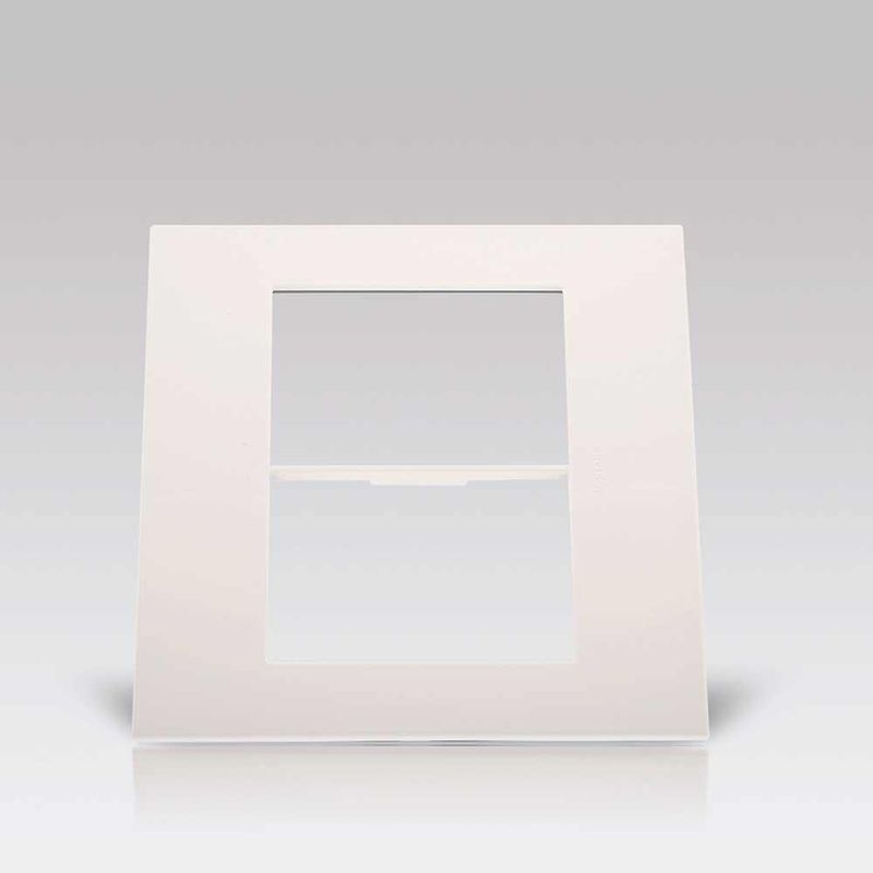 Placa-para-3-Postos-Separados-4x4-3-3P-White-Arteor-Pial-Legrand