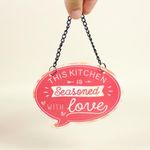 Placa-de-Metal-Quotes-Seasoned-With-Love-Vermelho---Urban