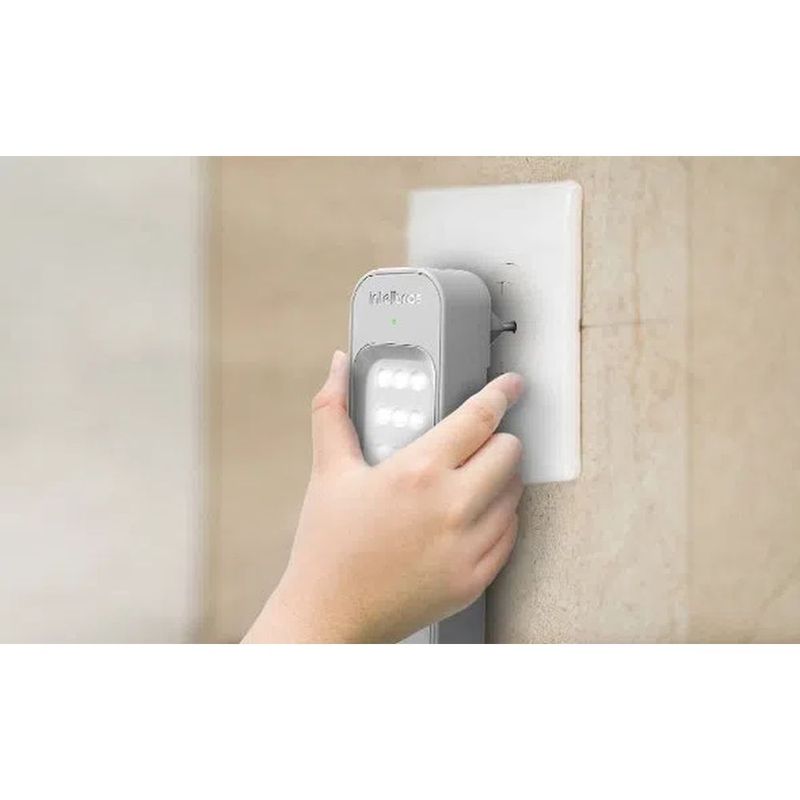 Luminaria-de-Emergencia-Autonoma-LEA-150-Intelbras