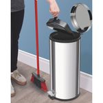 Lixeira-de-Inox-com-Pedal-30-Litros-Cromada-Tramontina