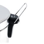 Lixeira-Com-Pedal-e-Balde-30L-Inox-Brinox