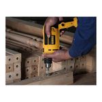 Furadeira-de-Impacto-1_2--com-Acesso-710w-Dewalt-3