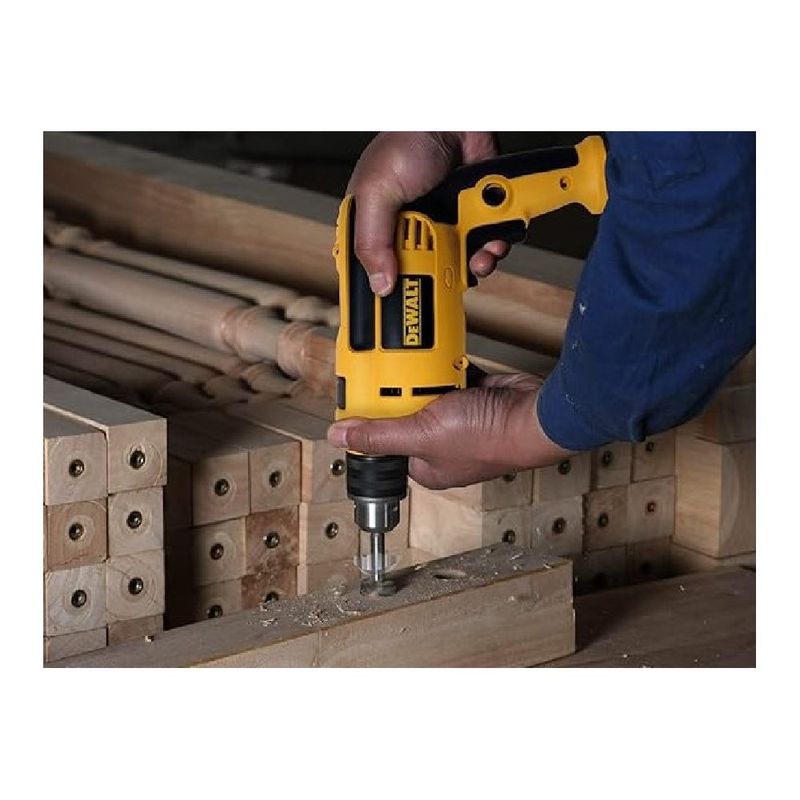Furadeira-de-Impacto-1_2--com-Acesso-710w-Dewalt-3