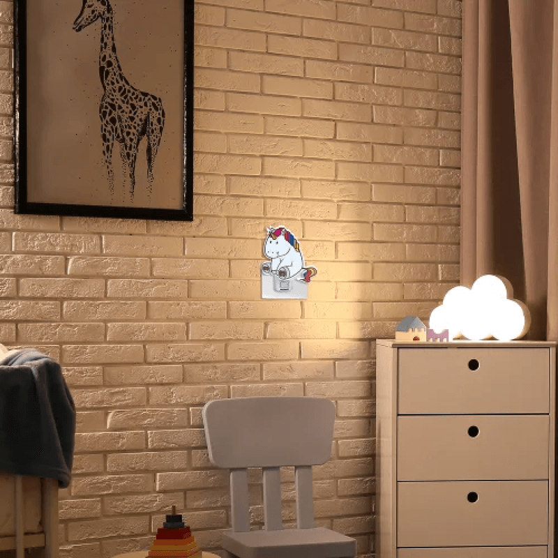 Abajur-Tomada-Luz-Noturna-Unicornio-1W-3000K-Avant--1-.png