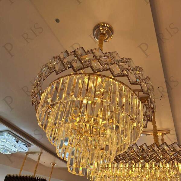 lustre_dourado_com_cristais_transparente_50cm_8e14_1571814906_f134_600x600.jpg